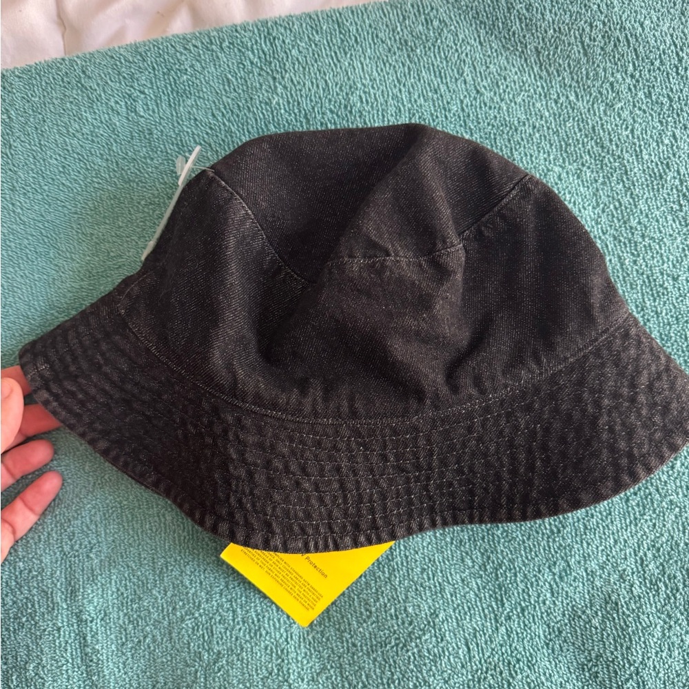 GAP Black Bucket Hat Classic Accessories
